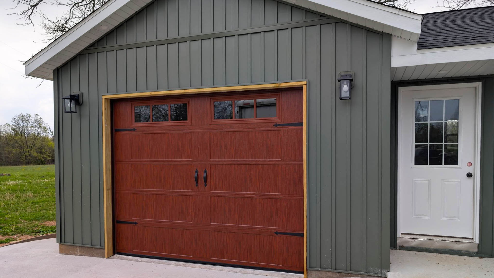 Design your Haas garage door for your home or business